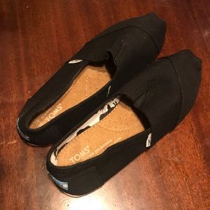 Black Toms size 10W